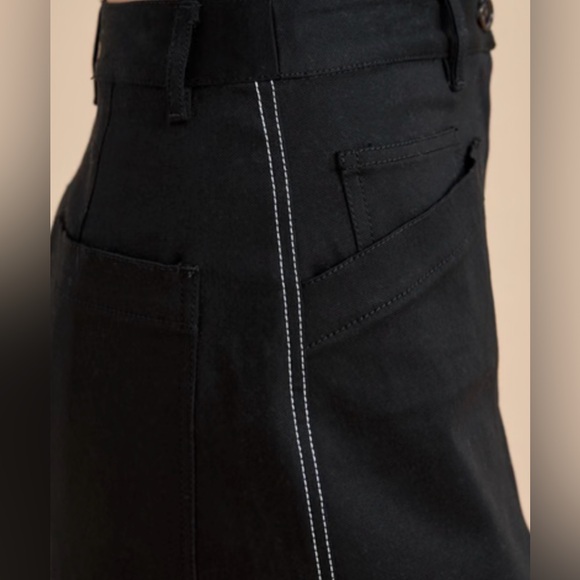 The Jane Canvas Shorts in Black size 4 - Picture 3 of 6